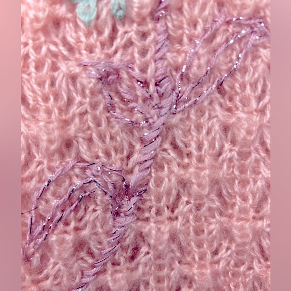**Sales Amazing vintage handmade sweater. Pink with flowers and mini pearls.​​ - Picture 5 of 6